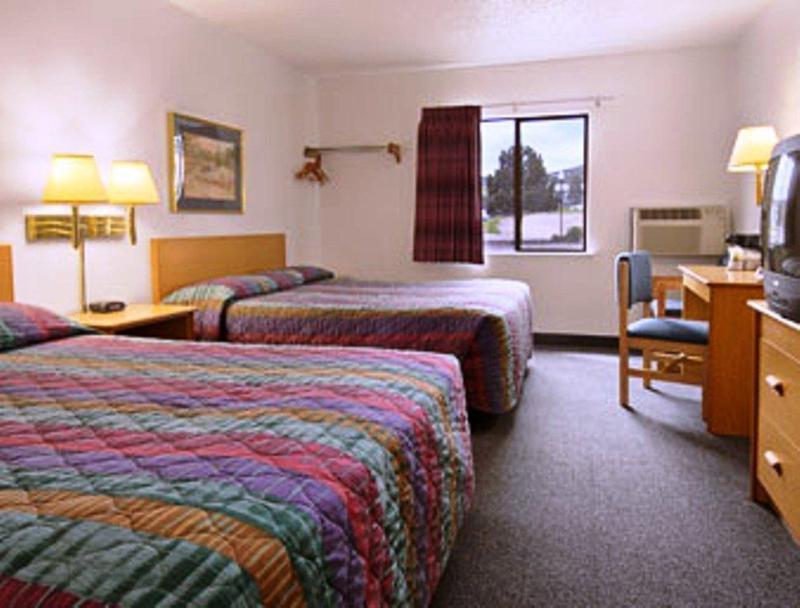 Super 8 By Wyndham Helena Motel Exterior foto