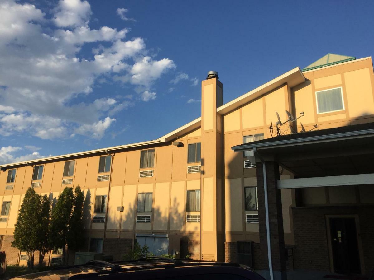 Super 8 By Wyndham Helena Motel Exterior foto